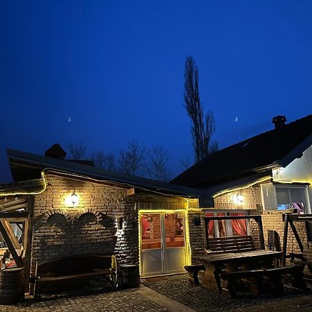 Villa Matanovi Dvori à Slavonski Brod Extérieur photo