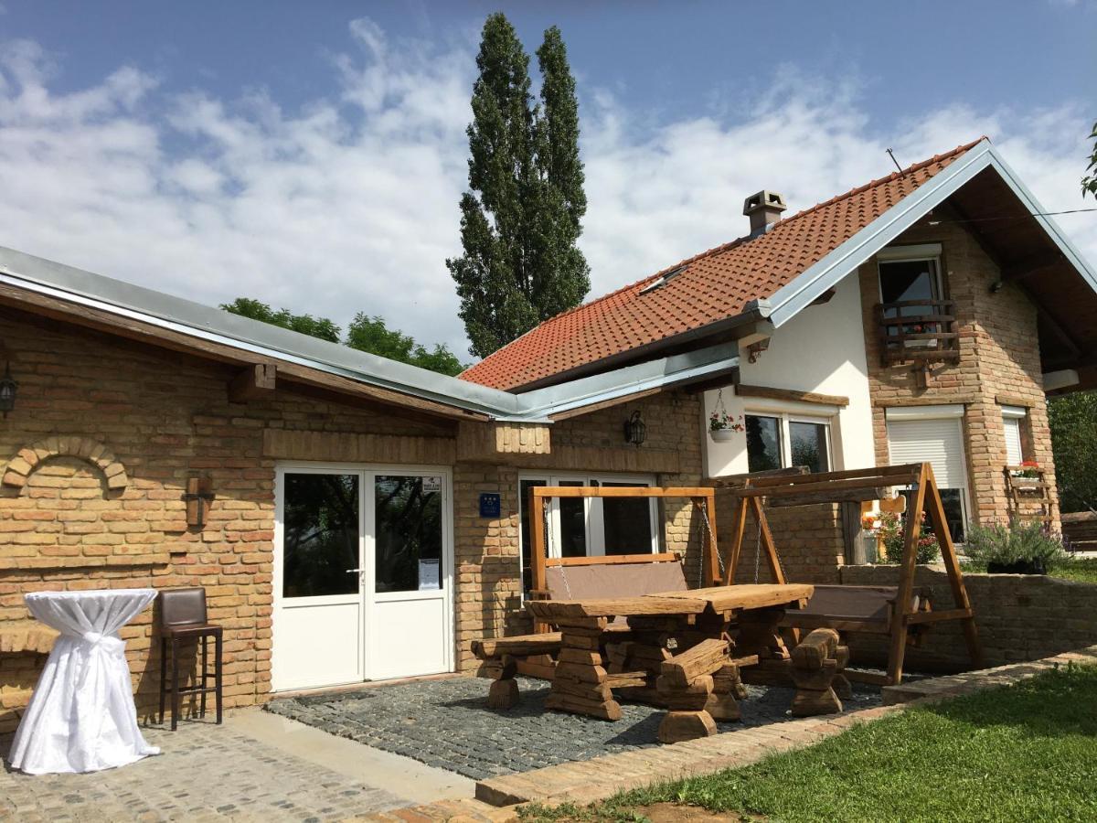 Villa Matanovi Dvori à Slavonski Brod Extérieur photo