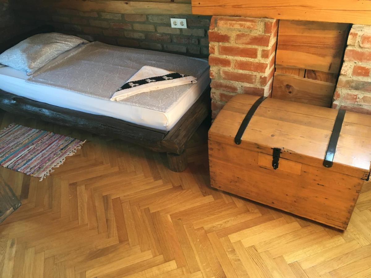 Villa Matanovi Dvori à Slavonski Brod Extérieur photo