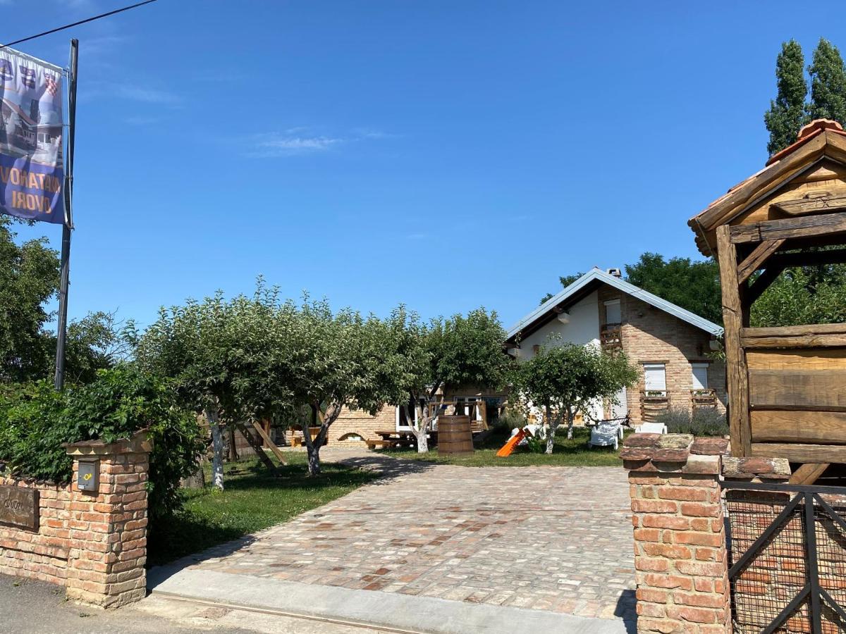 Villa Matanovi Dvori à Slavonski Brod Extérieur photo