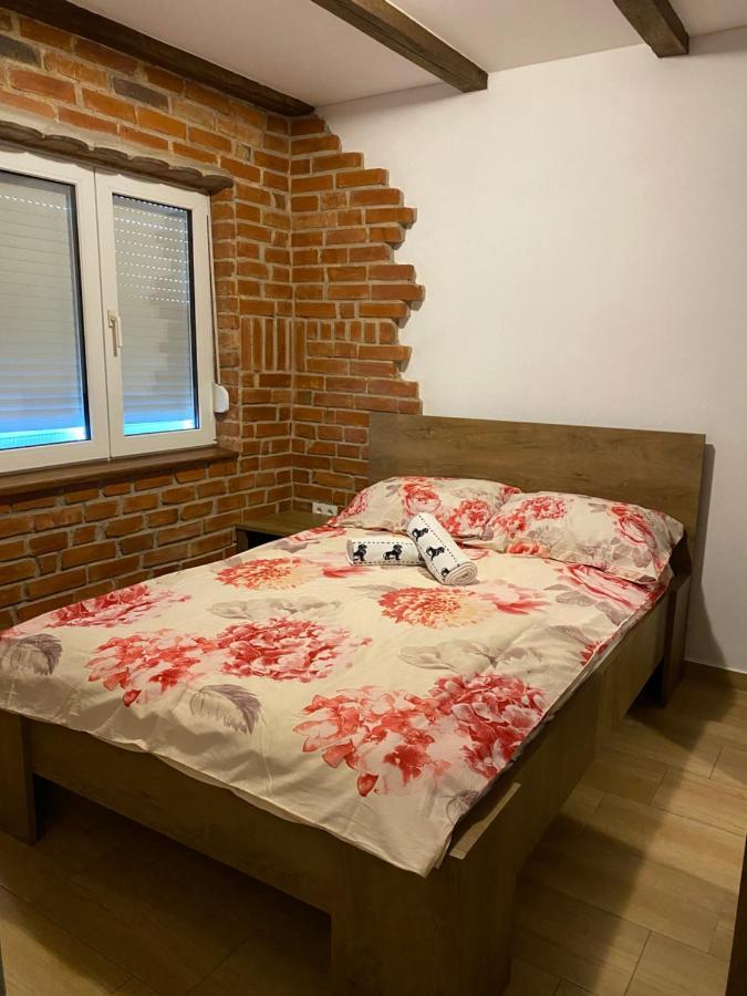 Villa Matanovi Dvori à Slavonski Brod Extérieur photo