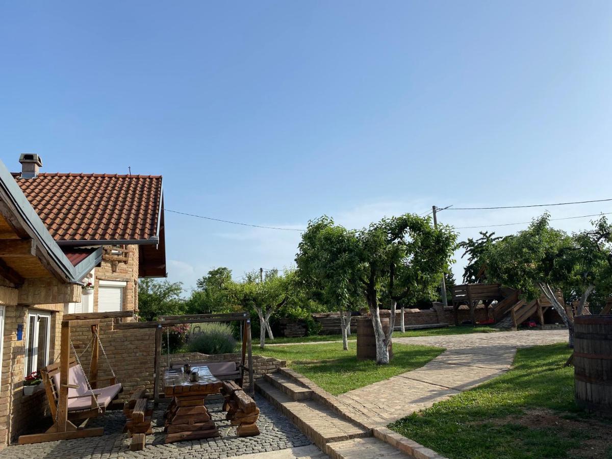 Villa Matanovi Dvori à Slavonski Brod Extérieur photo