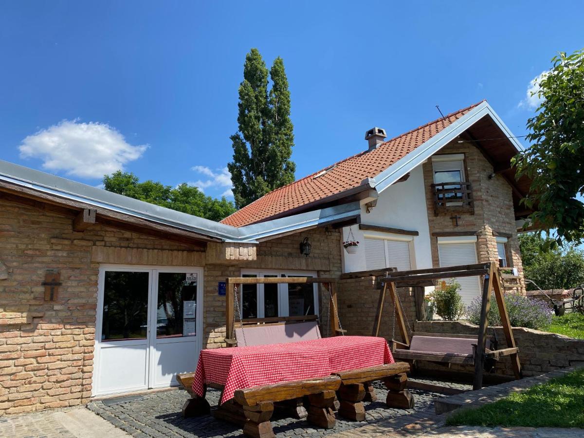 Villa Matanovi Dvori à Slavonski Brod Extérieur photo