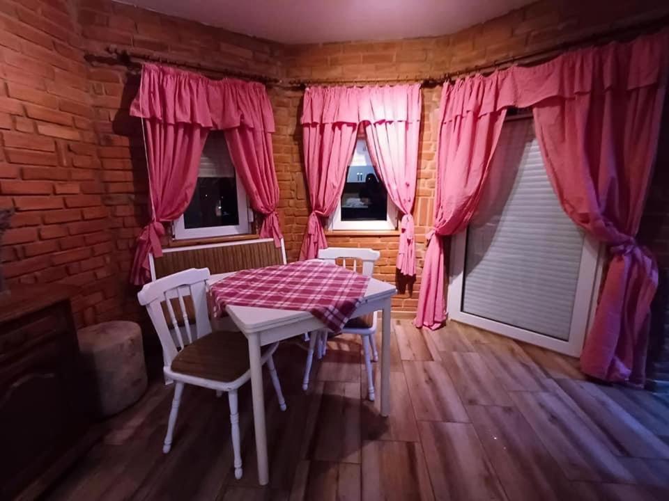Villa Matanovi Dvori à Slavonski Brod Extérieur photo