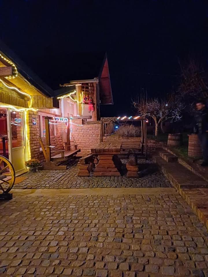Villa Matanovi Dvori à Slavonski Brod Extérieur photo