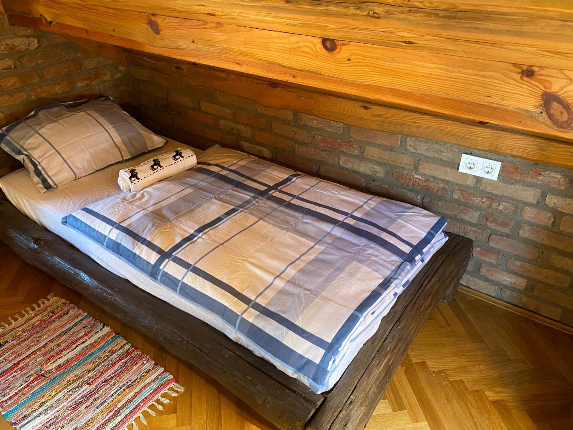 Villa Matanovi Dvori à Slavonski Brod Extérieur photo