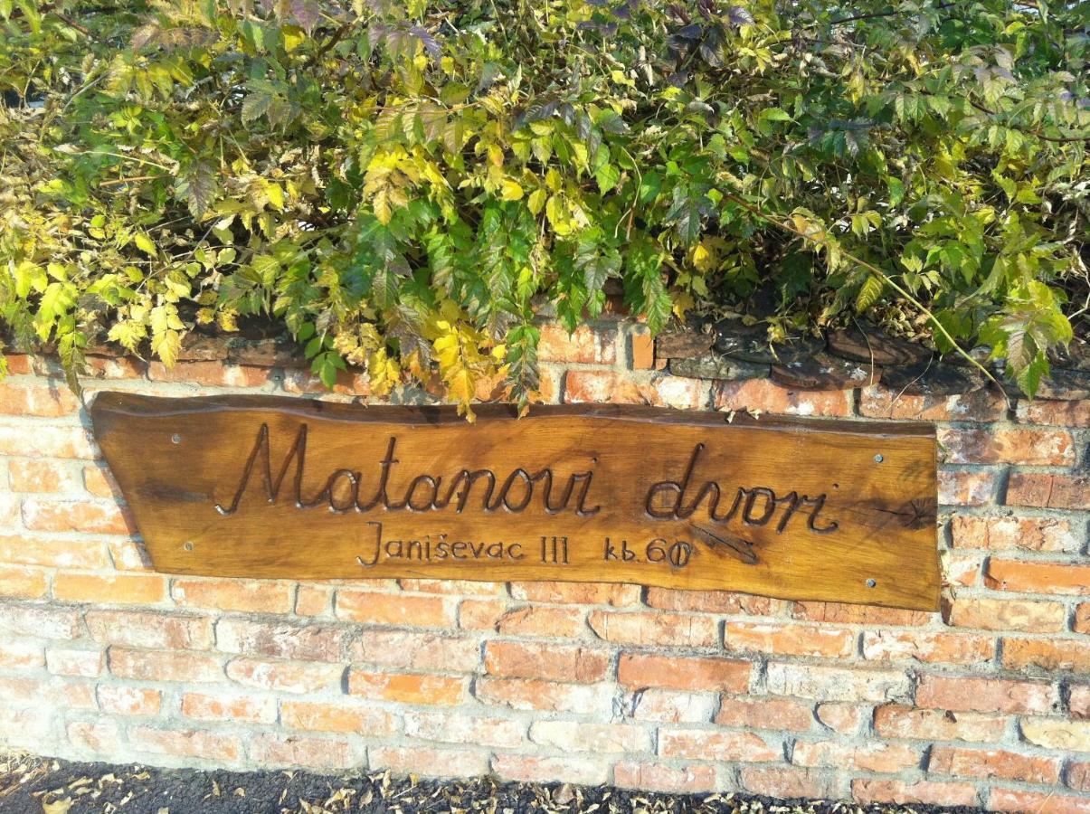 Villa Matanovi Dvori à Slavonski Brod Extérieur photo