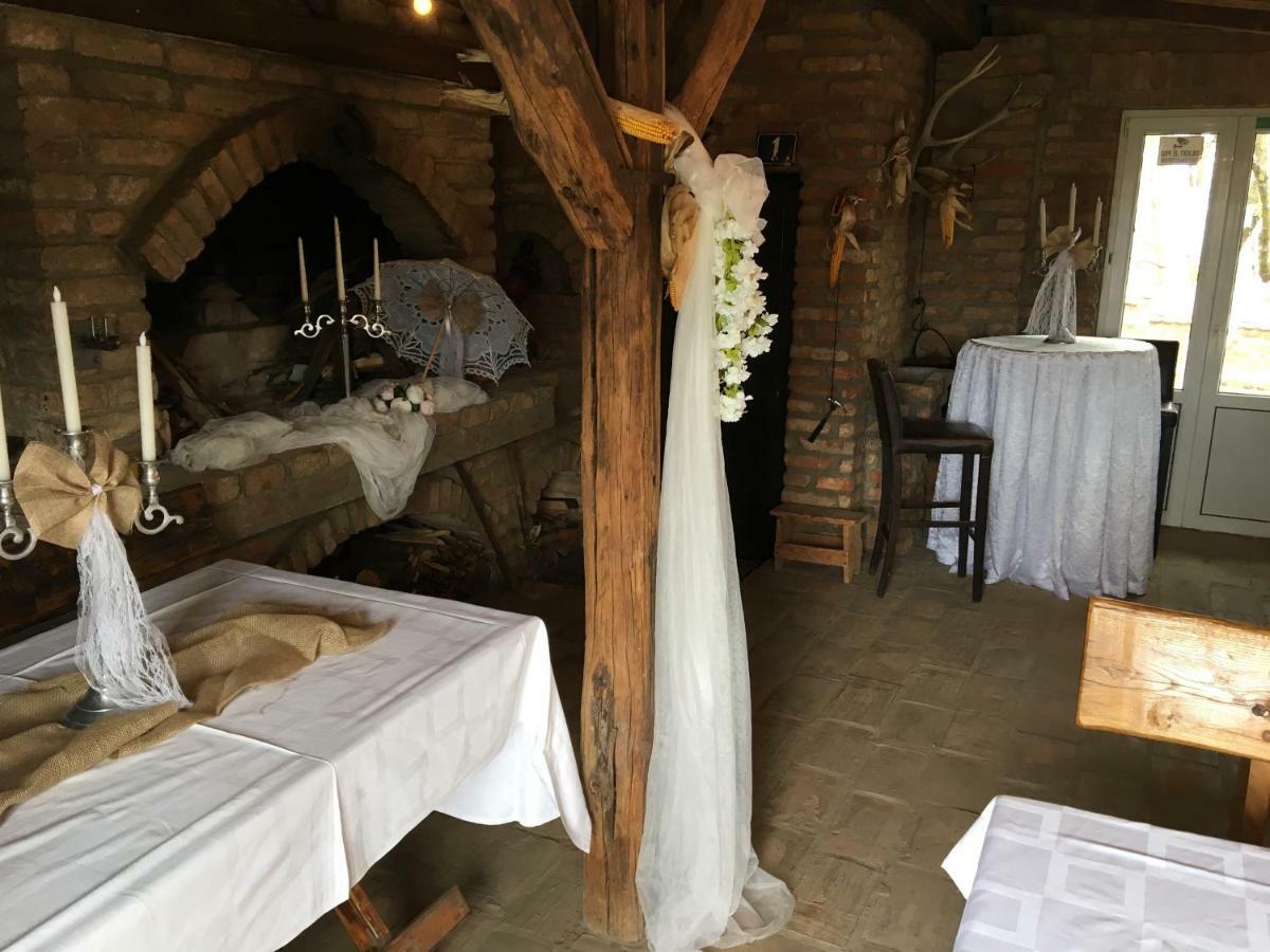 Villa Matanovi Dvori à Slavonski Brod Extérieur photo