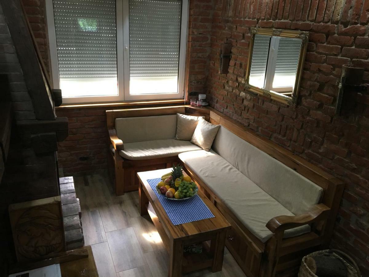 Villa Matanovi Dvori à Slavonski Brod Extérieur photo
